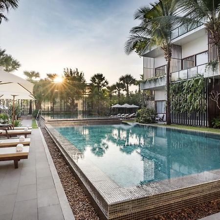 Shintana Saya La Maison Siem Reap Exterior foto The hotel's pool