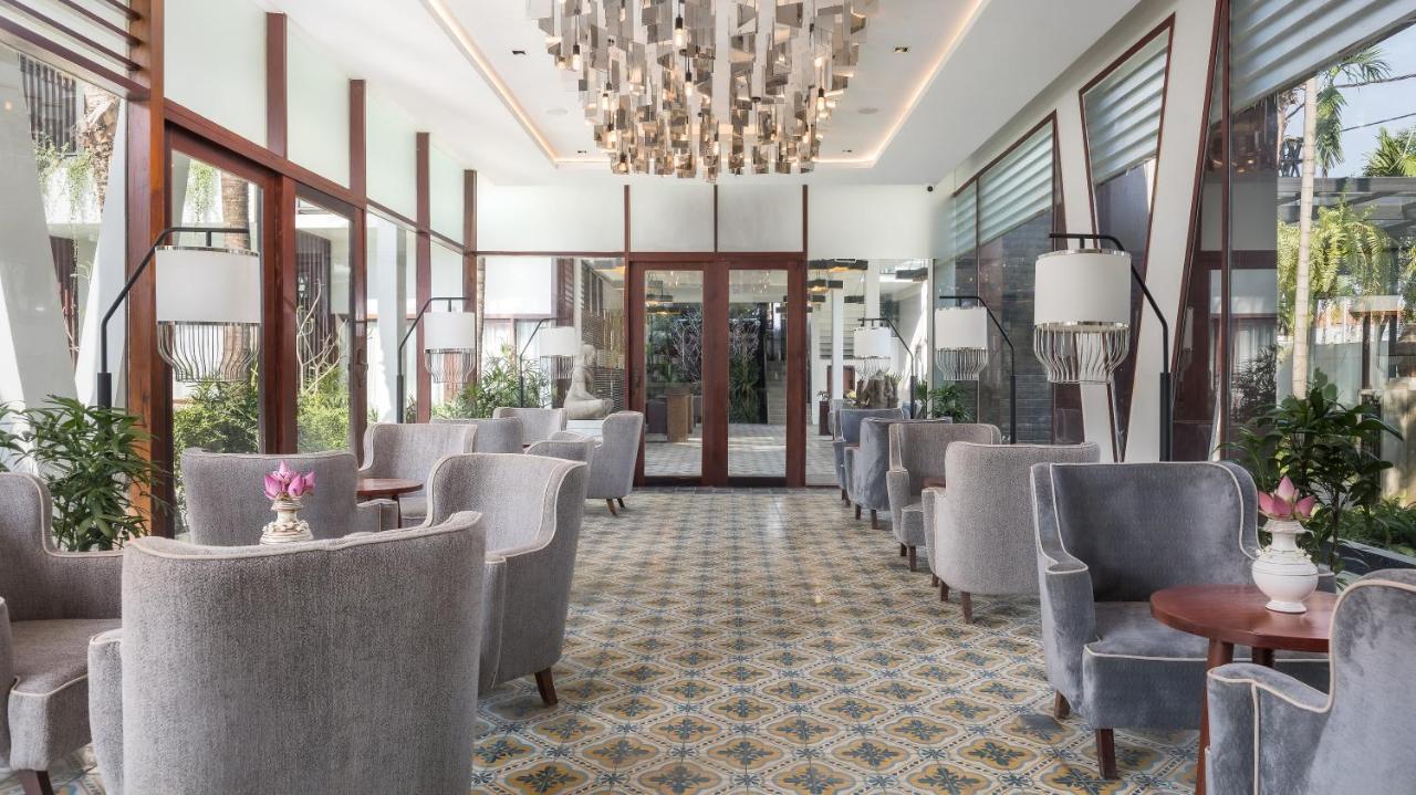 Shintana Saya La Maison Siem Reap Exterior foto The lobby of the hotel