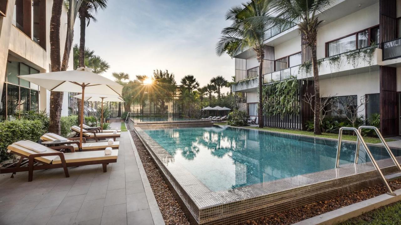 Shintana Saya La Maison Siem Reap Exterior foto The hotel's pool